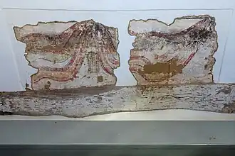 Reste der Ornamentmalerei aus der Erbauungszeit der Kirche