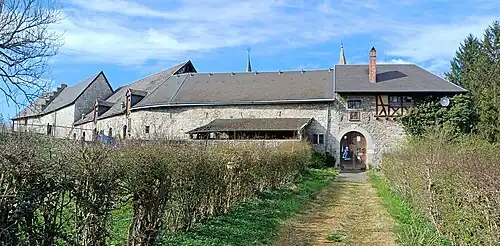 Emmaburg, Wiesenseite