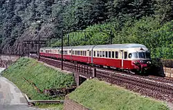 SBB RAe 1051 als TEE Gottardo bei Lavorgo