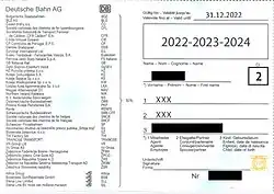 Zu sehen sind links alle Partnerunternehmen, bei welchen der Ausweis-Inhaber einen Preisnachlass von 50 % erhält. (Die Partnerunternehmen sind im Abschnitt Gültigkeitsraum im Artikel aufgelistet. Links stehen die persönlichen Daten des Inhabers sowie welche Berechtigung (Mitarbeiter, Ehepartner, Kind) der Inhaber erhält. Die Berechtigung wird durch das Eintragen des Geburtsdatums des Inhabers in der entsprechenden Zeile markiert).