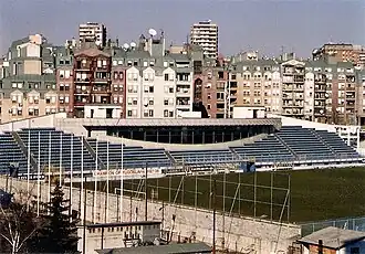 Blick auf die Haupttribüne des Stadion Obilić (August 2004)