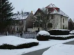 Wohnhaus mit Fachwerkelementen