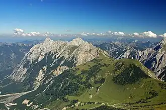 Die Falkengruppe von Südwesten mit dem Mahnkopf rechts vorne