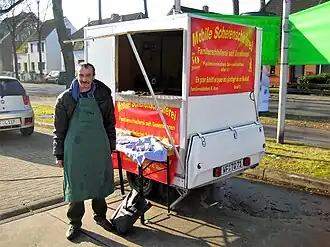 Werkstatt­anhänger einer mobilen Scheren­schleiferei in Bremen, 2017