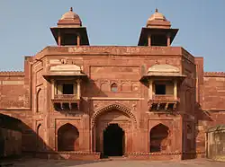 Fatehpur Sikri – Haremstor (um 1580)
