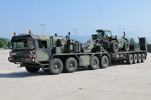 Elefant mit Pioniergerät