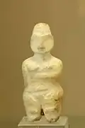 Weibliche Figurine (Louvre Museum)