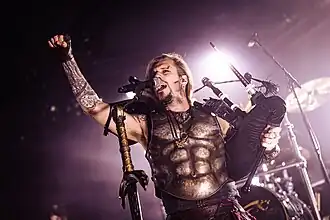 Blasinstrumentespieler und Sänger Hodi alias Ben Metzner