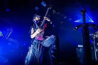 Gitarrist Hans alias Hans Platz