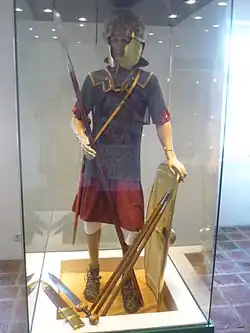 Figurine eines Soldaten der Hilfstruppenkavallerie