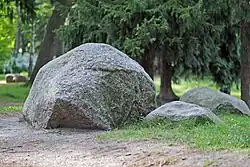 Weitere Findlinge nahe der Beselerstraße Ecke Am Gemeindepark