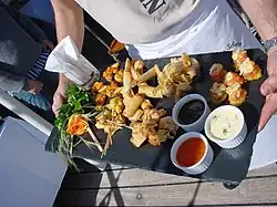 Fingerfood auf einer Schieferplatte