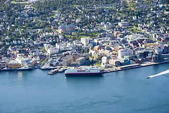 Zentrum und Hafen von Tromsø