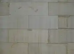 Bild 2. Flachquadermauerwerk mit ebenen Spiegeln und ohne noch sichtbaren Randschlag.