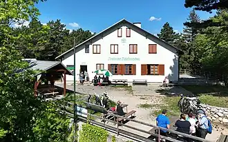 Ostansicht des Neunkirchner Naturfreundehauses