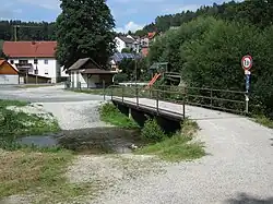 Furt in Aufseß neben einer Brücke, die nur 1,5 Tonnen trägt
