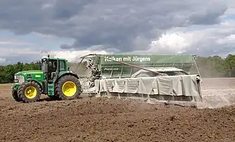 Branntkalkstreuer Sonderanfertigung im Einsatz (2009)