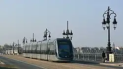 Straßenbahn in Bordeaux (Frankreich), Betrieb ohne Oberleitung