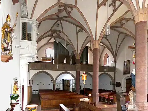 Eingang und Orgelempore