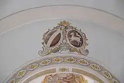 Allianzwappen am Chorbogen