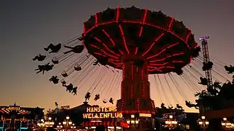 Kettenkarussell auf dem Bremer Freimarkt am Abend