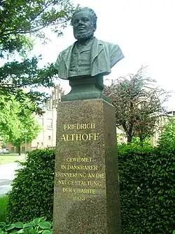 Büste Friedrich-Althoff in der Berliner Charité (1902)