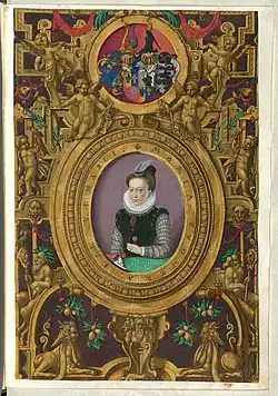 Das Bild zeigt ein in Gold gerahmtes Porträt einer Frau, welches von goldenen Engel- und Früchtedarstellungen umgeben ist.