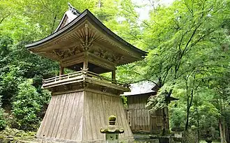 Glocke und Kaisan-Halle