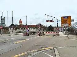 PKW-Schleuse von der Neu-Ulmer Seite aus gesehen