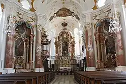 Innenraum mit Blick zum Chor