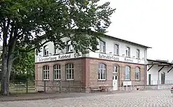 Bahnhof Radebeul Ost: Alter Güterboden; Kopfbau, rechts Halle