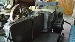 MG-Halterung und Munitionskästen