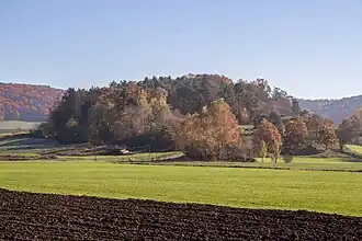 Der Galgenberg, Blick vom Dohlenfelsen bei Konstein