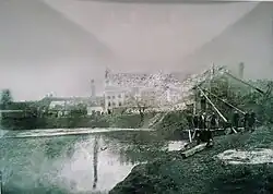 Gansterer Teich mit dem Heizhaus für das Gansterer Bad (Ottakring)