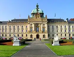 Straka-Akademie, Sitz der Regierung