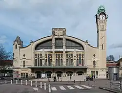 Fassade des Bahnhofs Gare de Rouen-Rive-Droite