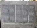 Eine der Tafeln mit den Namen der Opfer