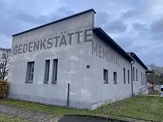 Frontansicht der Gedenkstätte