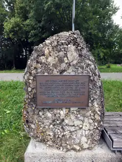 Gedenkstein am Malstatt-Hügel in Leubas