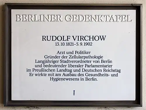 Berliner Gedenktafel am Rudolf-Virchow-Krankenhaus