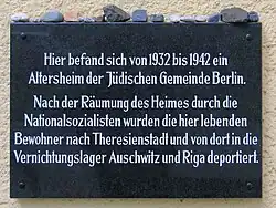 Gedenktafel vor einem eh. Jüdischen Altenheim, Mahlsdorfer Straße 94