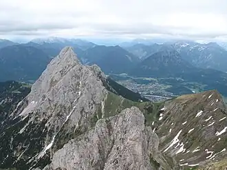 Die Gehrenspitze über dem Lechtal