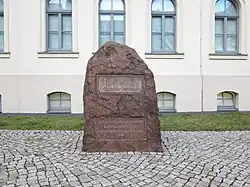 Denkmal für den Erfinder der Taschenuhr