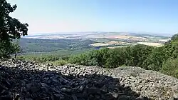 Blick von der Südspitze der Akropolis des Kleinen Gleichberges auf Römhild