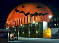 Die als Jack O’Lantern geschmückte Globen (2014)