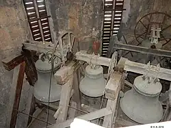 Weitere Teilansicht des Geläuts (insgesamt 5 Glocken)