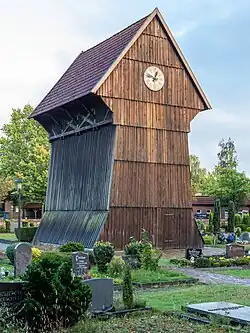 Hölzerner Glockenturm in Edewecht, Niedersachsen