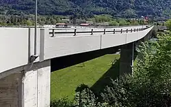 Detailaufnahme der Brüstung auf der Westseite des Viadukts