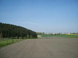 Östlicher Hang der Goltsteinkuppe mit Tagebau Inden hinten rechts