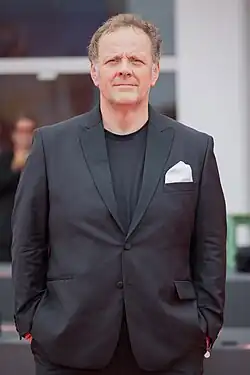 Andrea Waskovics spielt Andors Mutter Klára und Grégory Gadebois Berend, der behauptet sein Vater zu sein